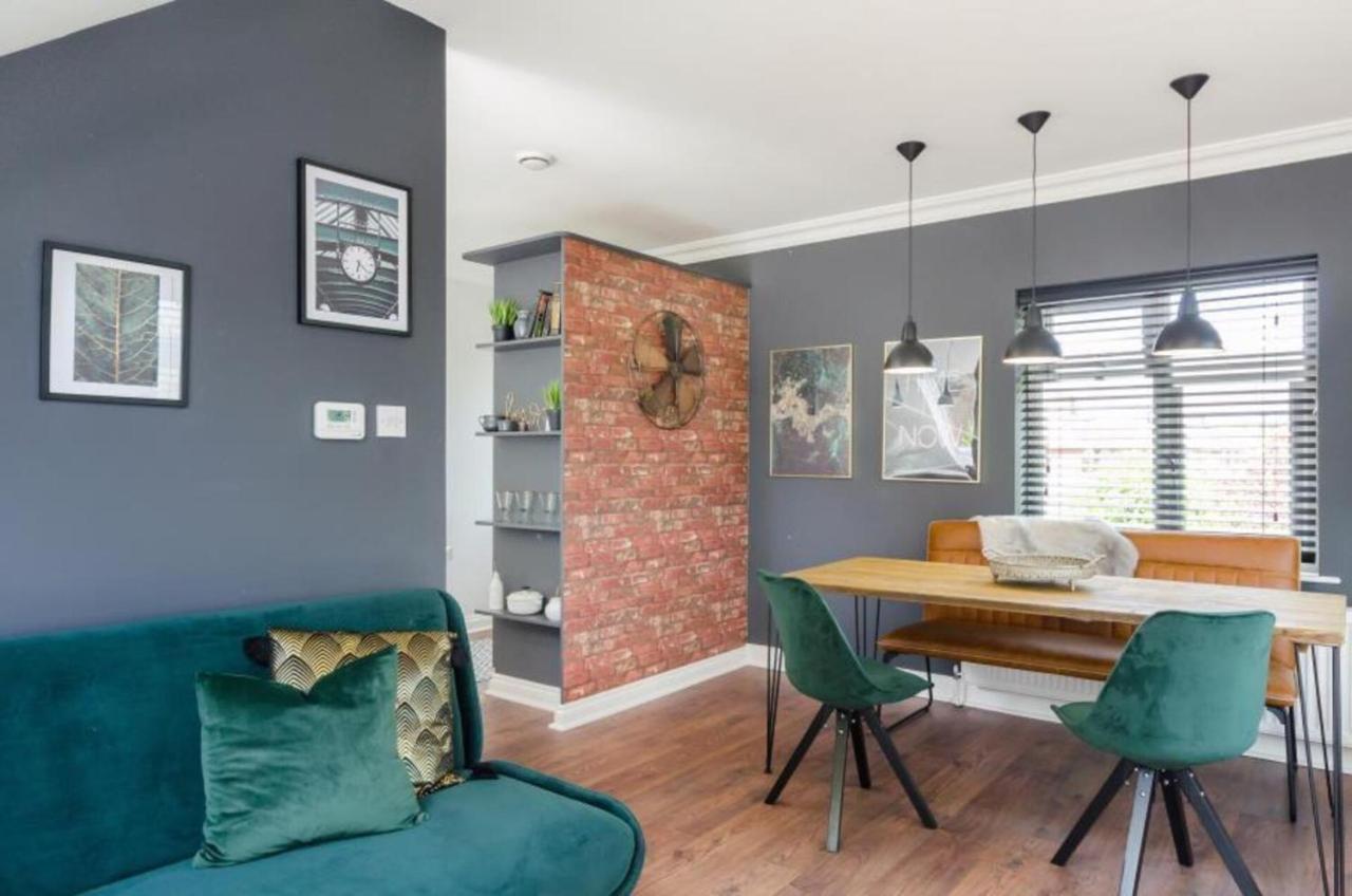 Time Is Now! Beautiful Apartment In 约克 外观 照片