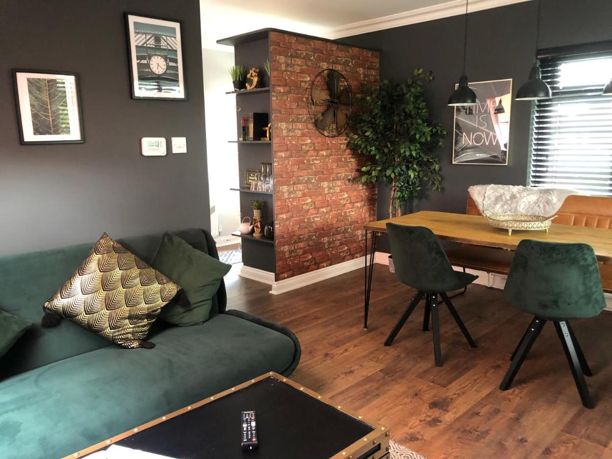 Time Is Now! Beautiful Apartment In 约克 外观 照片